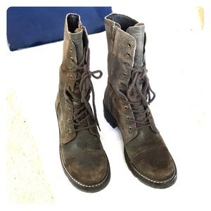 Donald J Pliner  Vintage suede Gita combat boot.